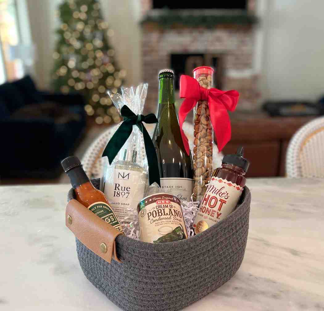 Send Love in Style with Premium Wine and Gift Baskets